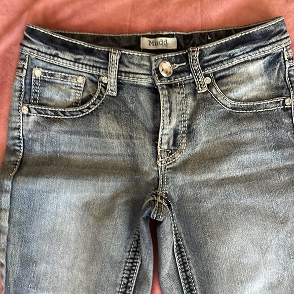 Mudd girls pants with embellished pockets, and all of the buttons are sparkle - Picture 2 of 5